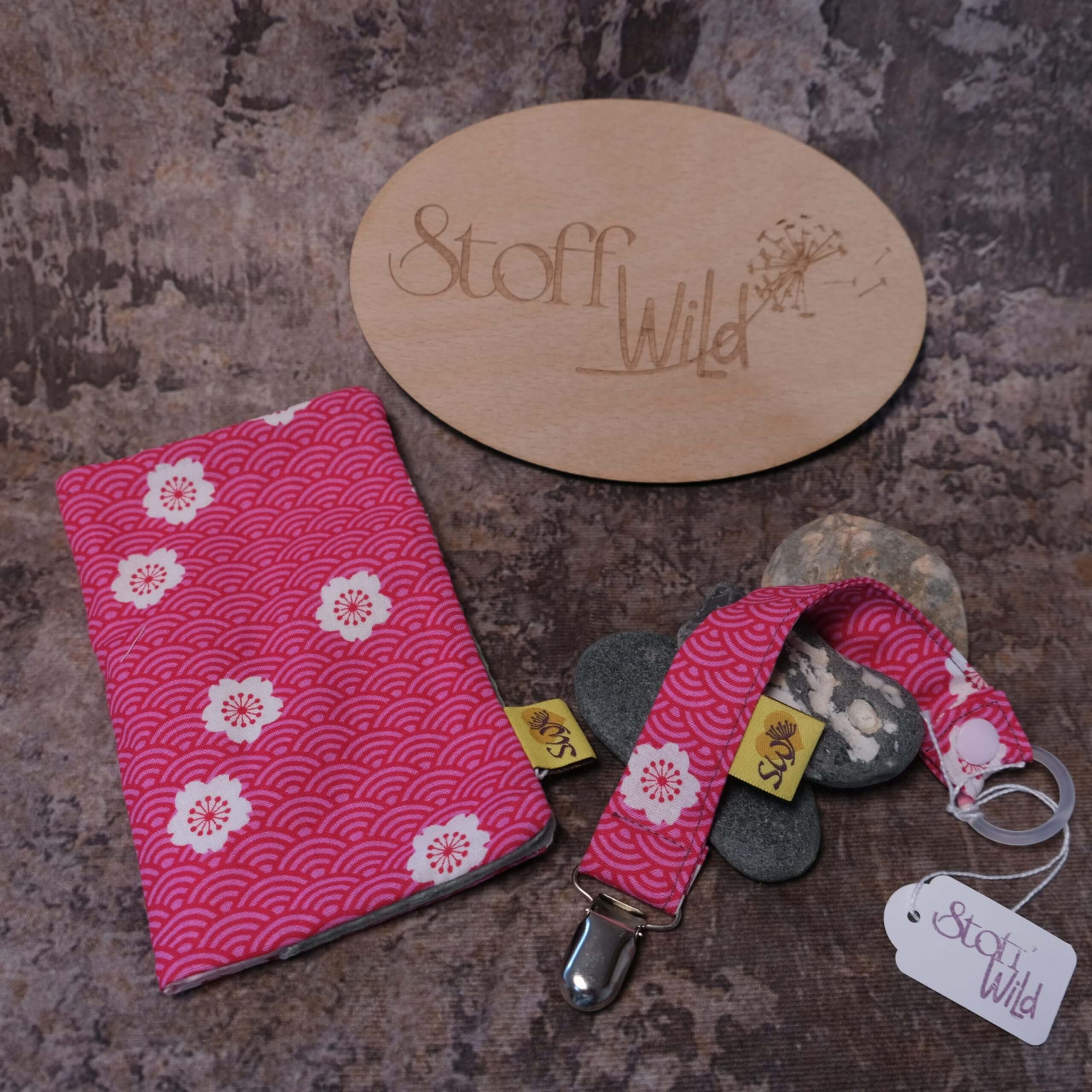 Schnullerband Kirschblüten + GRATIS Mutter-Kind-Passe-Hülle