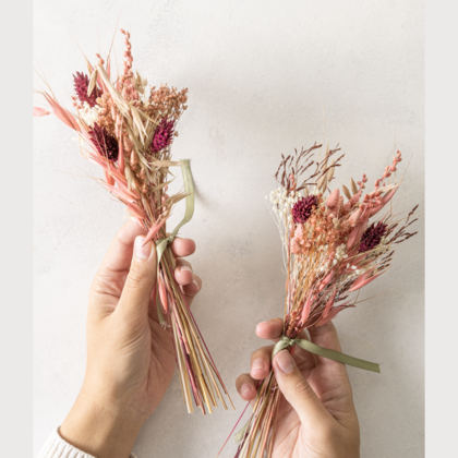 getrockneter Mini Blumenstrauß bunt