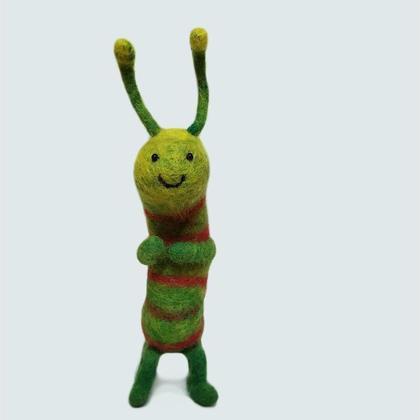 Handgefilzte Raupe: Absolem - Image 2