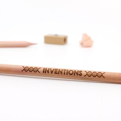 Lasergravierter Bleistift "Inventions"