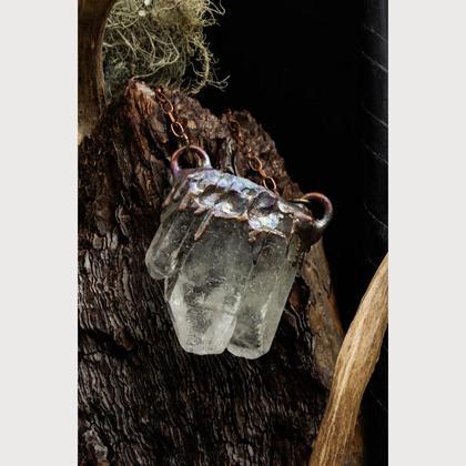 Sköldur - Bergkristall / Kupfer - Mystic Aura finish - Kette #I1