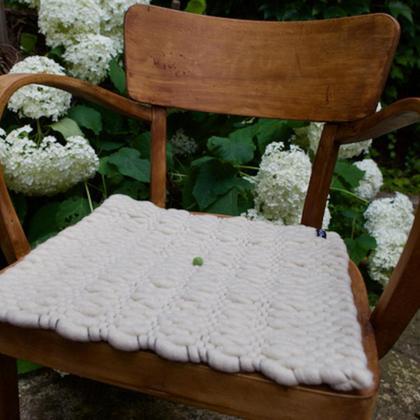 "Prinzessin auf der Erbse" - Sesselauflage aus Schafwolle - Image 2