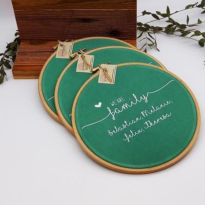 Holzring "We are family" mit Namen | Bio-Jersey | verschiedene Farbmöglichkeiten