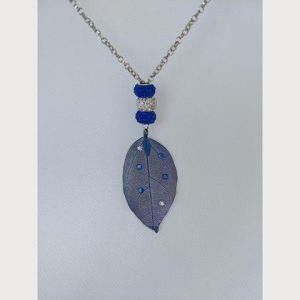 Kette mit Blattanhänger