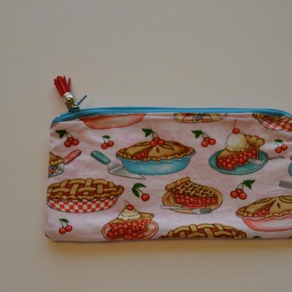 Urlaubskit / Federpenal / Kosmetiktasche "Pie"