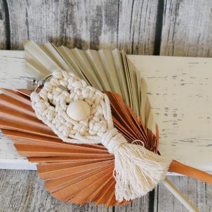 Makramee Schlüsselanhänger "weiß mir Perle" - Image 2