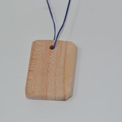 Zeder Holz Anhänger Halskette mit Wachsband handmade