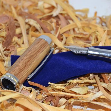 Holz Füllfeder Füller mit Schraubkappe Eiche handmade Geschenk